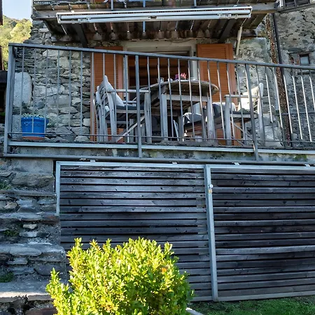 Rustico Casa Bianca Tatil Evi Pianello Del Lario